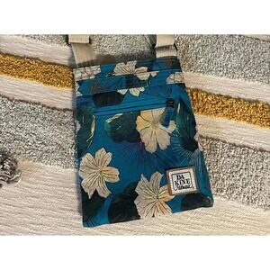 DaKine Hawaii Floral Tropical Cross Body Shoulder Purse Bag